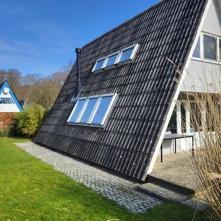 Nurdachhaus Zeltdachhaus * Damp